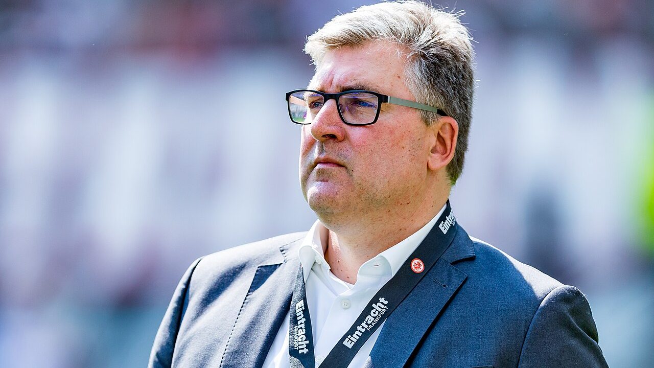Axel Hellmann bei einem Fußballspiel von Eintracht Frankfurt im Mai 2022