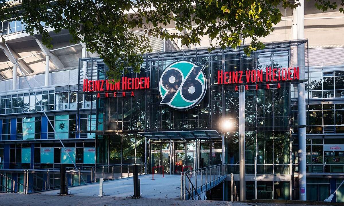 Eingang der Heinz von Heiden Arena in Hannover – Archivfoto