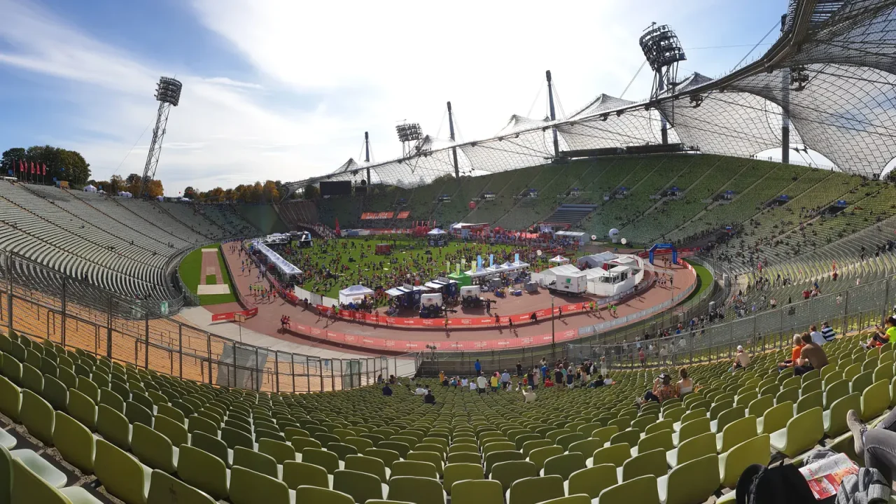 Archivaufnahme vom München-Marathon im Olympiastadion